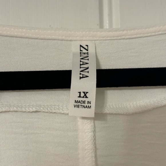 Zenana V Neck Woven Airflow Dolman Short Sleeve Blouse NWOT - Picture 4 of 4